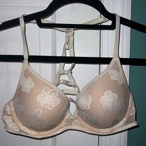 PINK Victoria’s Secret Elegant Cream Lace Bra